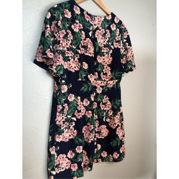 Forever 21 Spring Floral Mini Dress Fluttered Sleeve Size L - Picture 6 of 11
